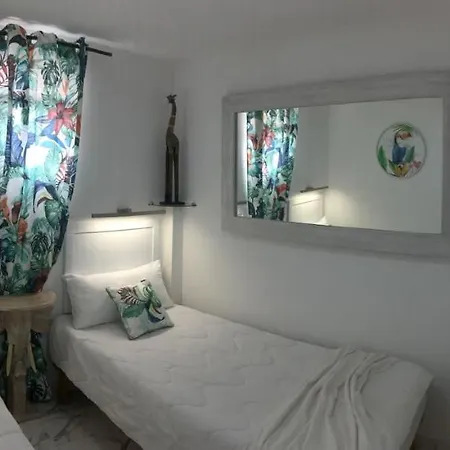 Luxury Bungalow”paradise Birds” 아파트 *